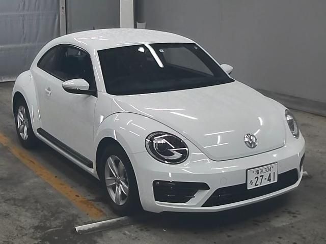 492 Volkswagen The beetle 16CBZ 2019 г. (ZIP Tokyo)